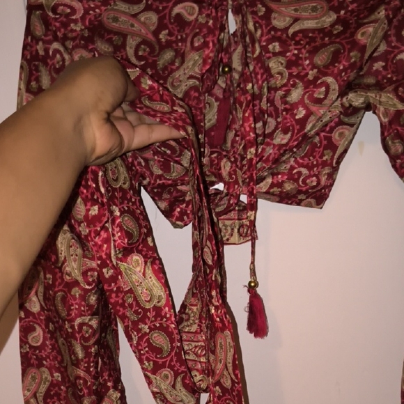 Elegant Paisley Print Red and Cream Skirt Set - Picture 3 of 9